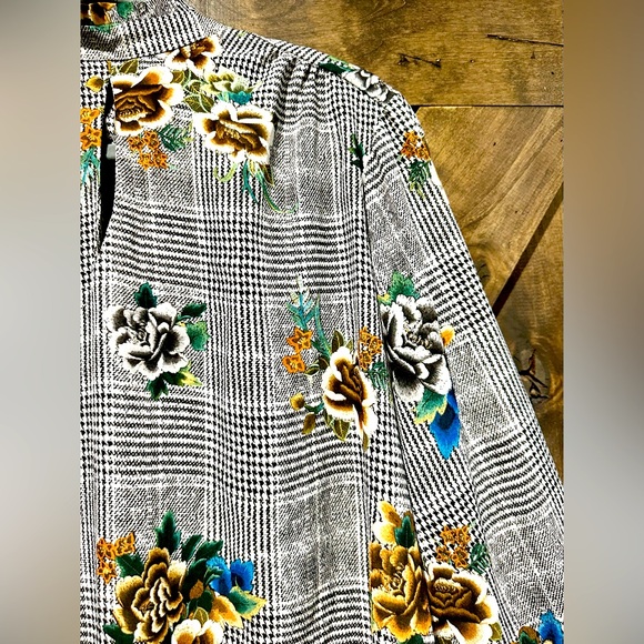 EUC Supply & Demand Checkered Floral Blouse Sz L - Picture 6 of 15